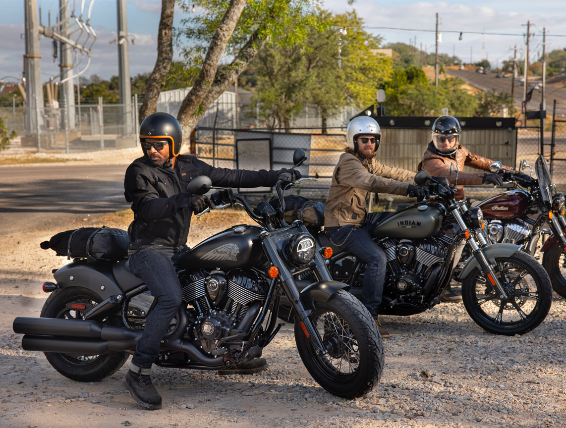 Indian® Motorcycle - NZ -: Chief Bobber Dark Horse